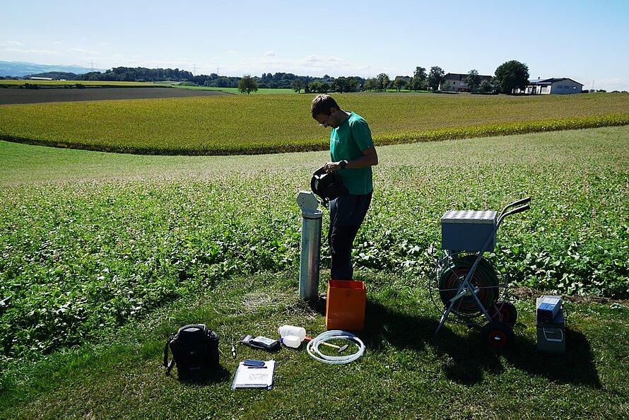 Doctoral student was operating a sampling from the groundwater wells from the deep boreholes